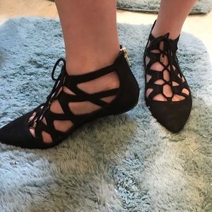 Cute Goth flat pointed shoes!